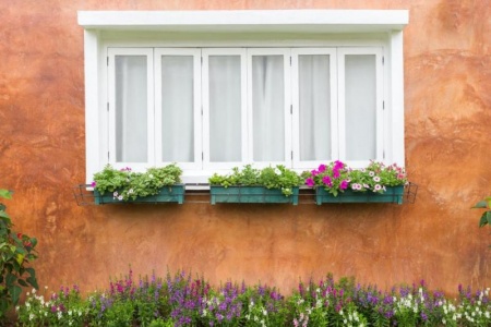 Peinture de boiseries &agrave; Cozes : comment garantir un r&eacute;sultat durable ?